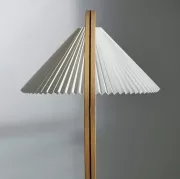 Lampa podogowa Timberline Gubi