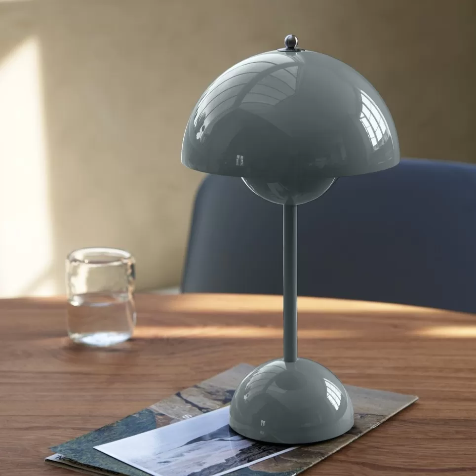 Lampa stołowa Flowerpot VP9 stone blue Andtradition