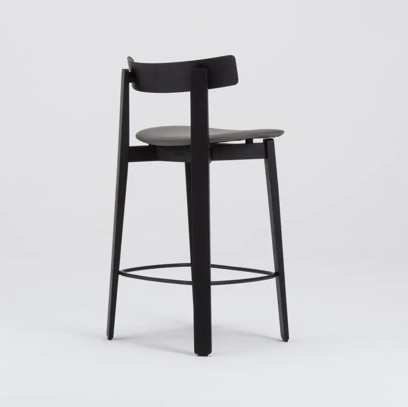 Krzesło barowe Nora h;100 cm czarny dąb skórzane Gazzda