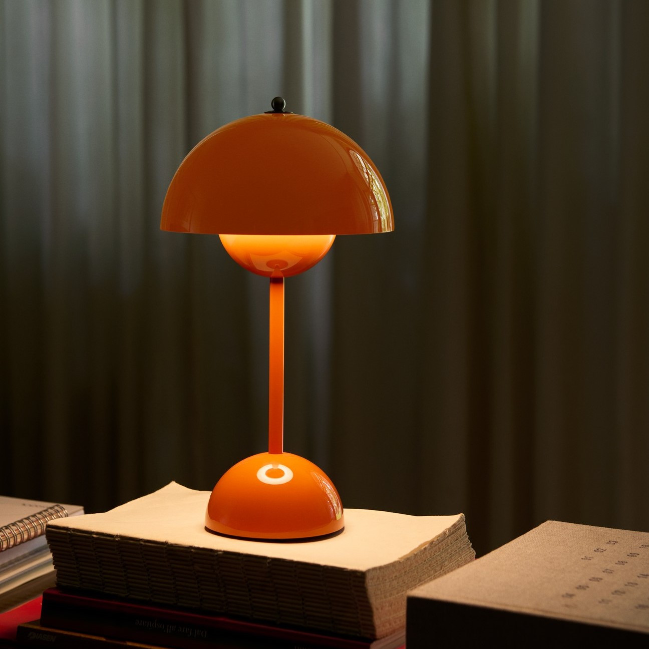 Lampa Stołowa Flowerpot Vp9 Zesty Orange Andtradition