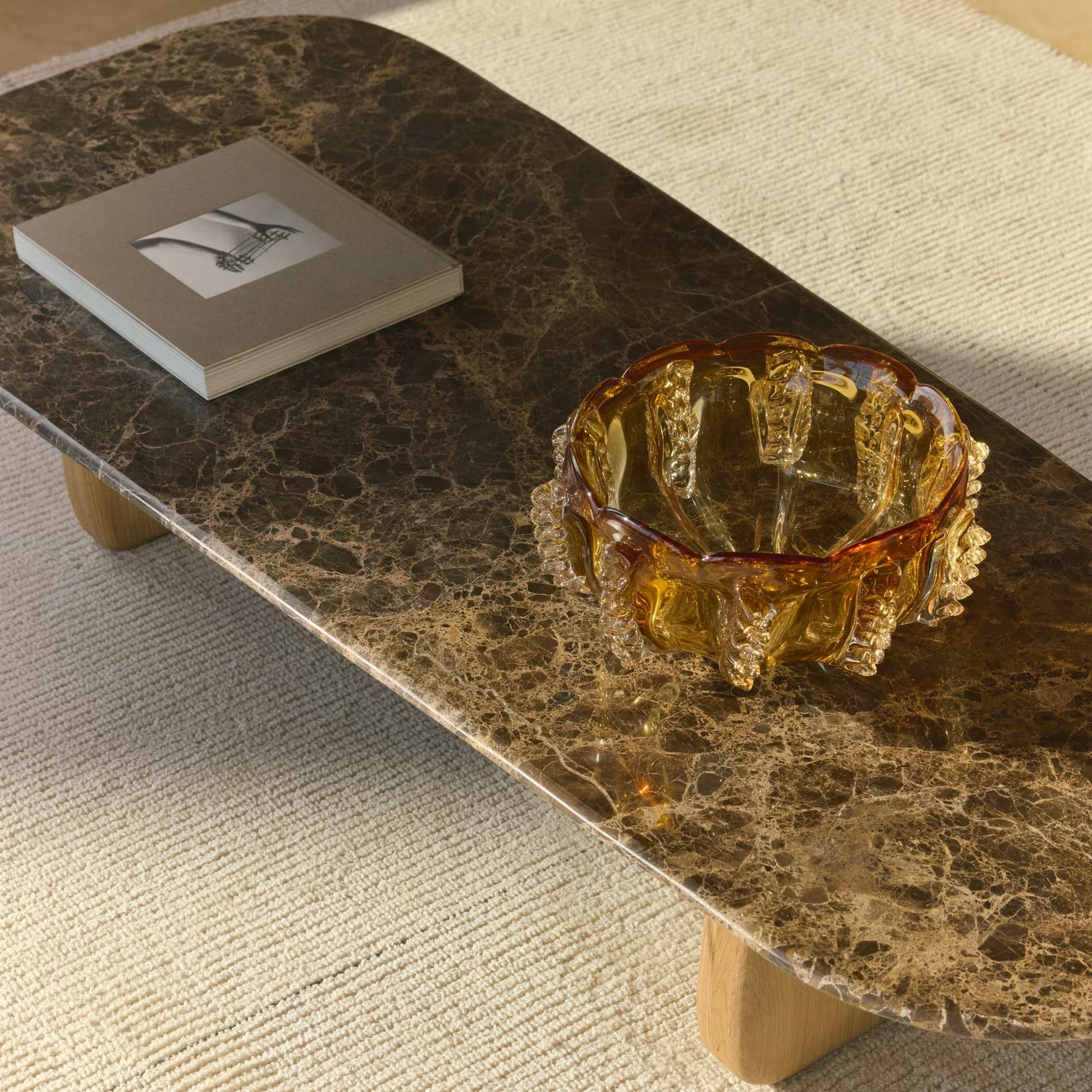 Stolik Kawowy Pirita Blat Marmur - Podstawa Naturalny Dąb Kave Home