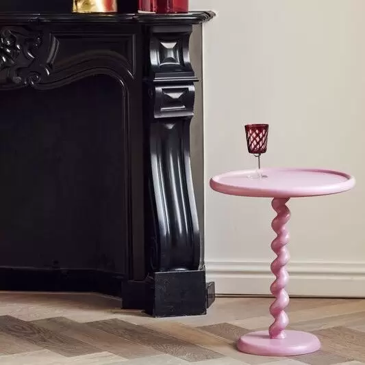 Stolik okazjonalny Twister różowy Pols Potten