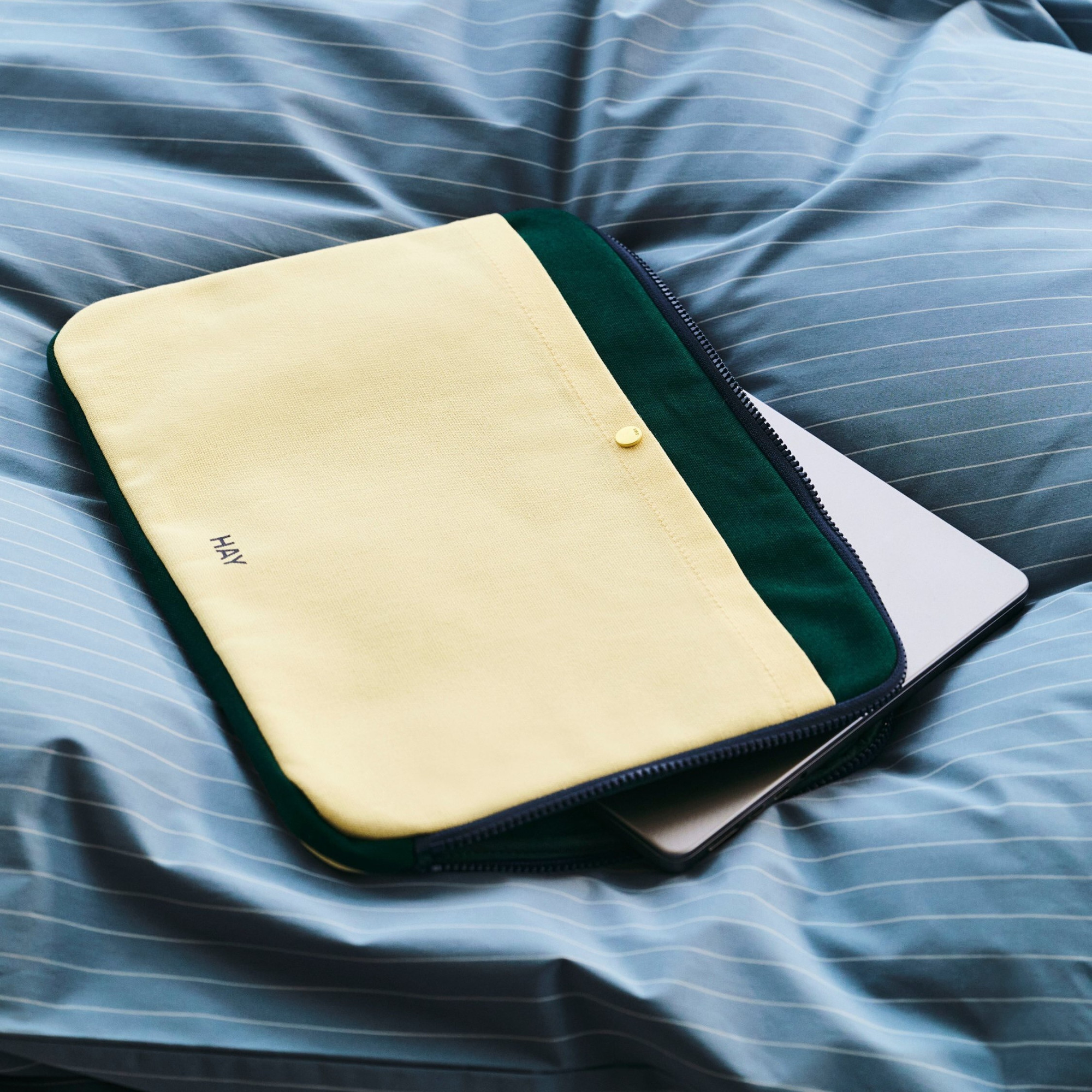 Etui Na Lap Top Multi Żółte Hay