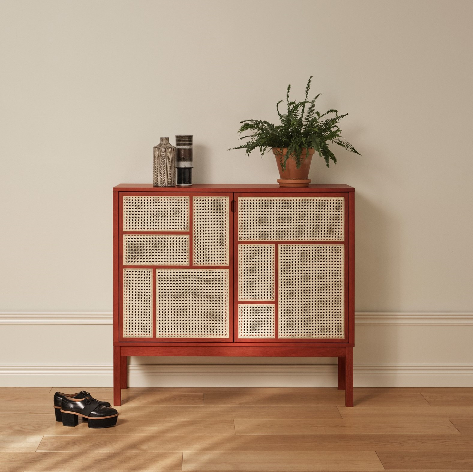 Komoda Air With Legs Czerwona Design House Stockholm