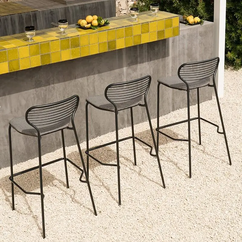Krzesło ogrodowe Apero z podłokietnikami antyczna czerń Emu