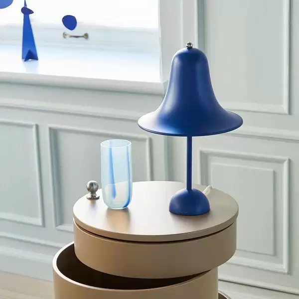 Lampa stołowa Pantop połysk jasnoniebieska Verpan