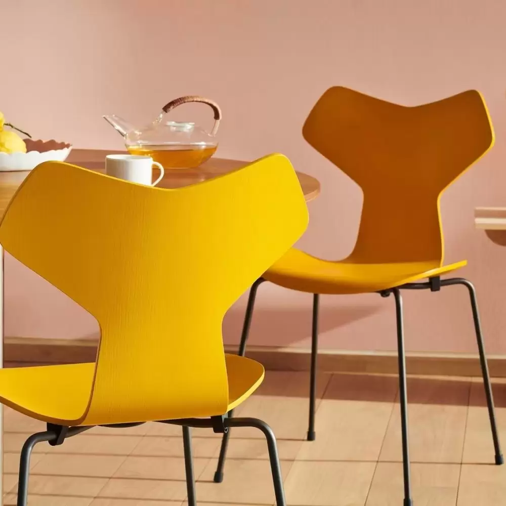 Krzesło Grand Prix 3130 jesion barwiony na żółto Fritz Hansen