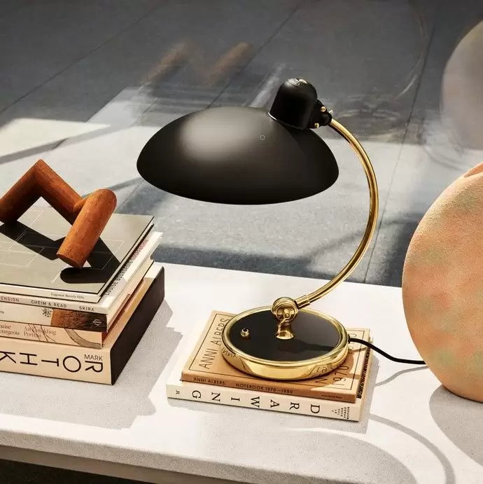Lampa stołowa Kaiser Idell Luxus czarna matowa mosiądz Fritz Hansen