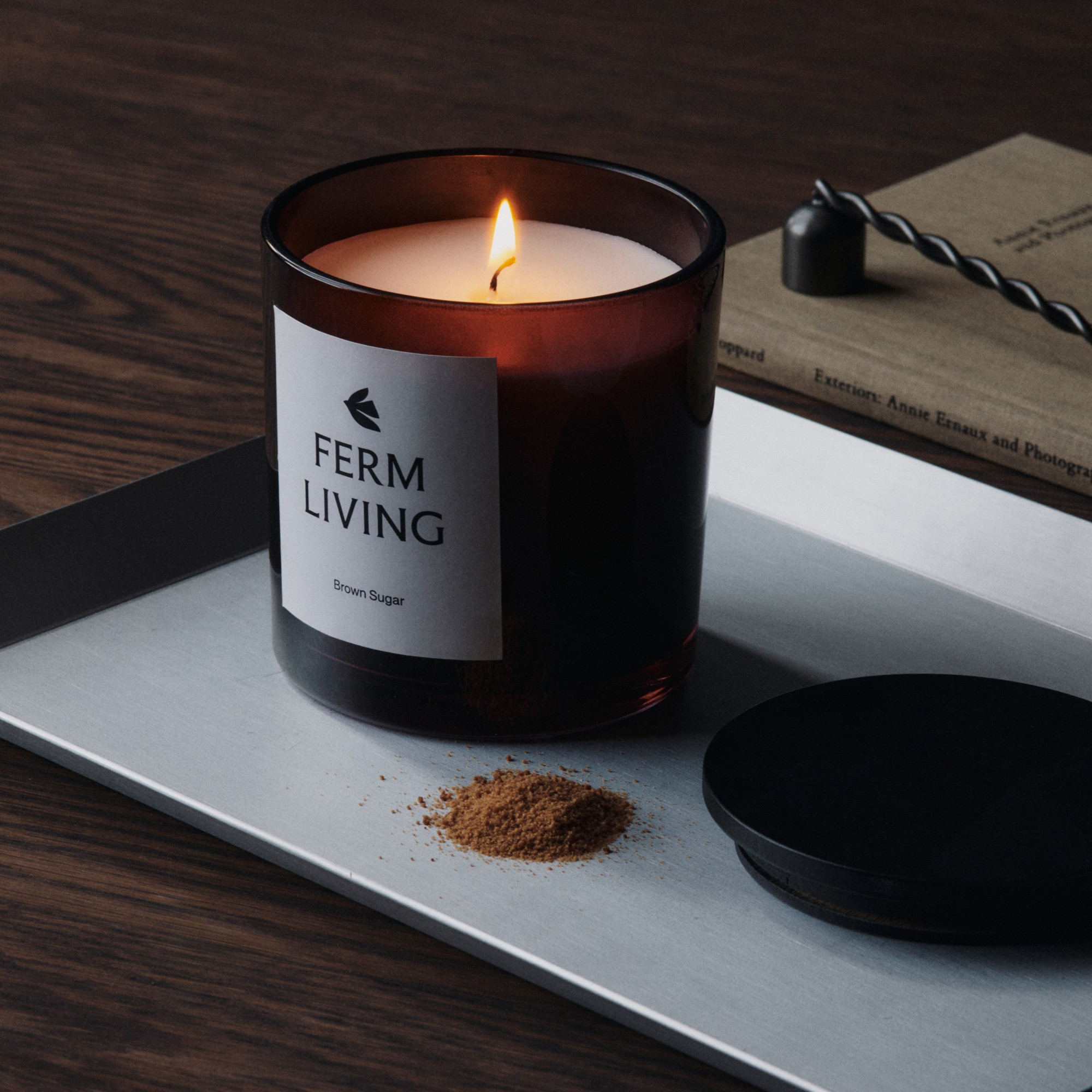 Świeca Zapachowa Vito Dark Grape 1,47 Kg Ferm Living