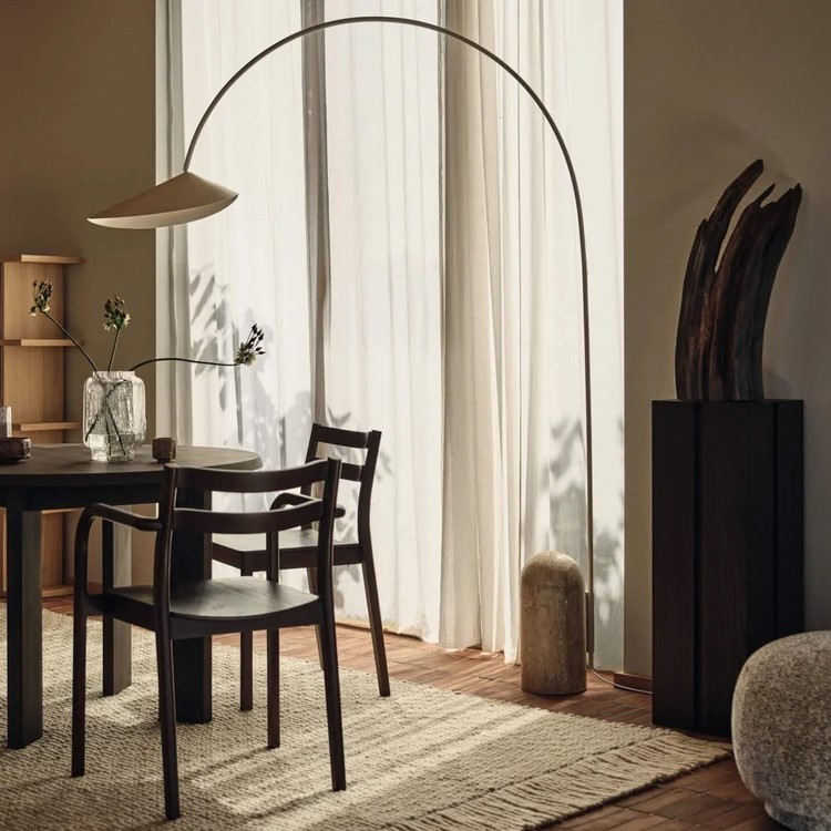 Lampa Podłogowa Arum Arched Kaszmirowa Ferm Living