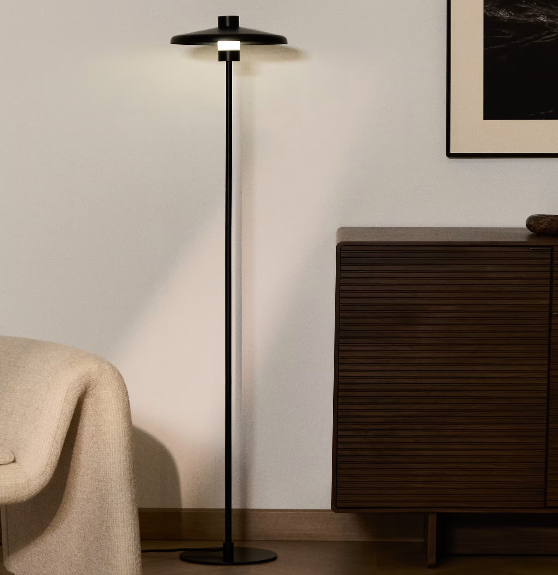 Lampa Podłogowa Nuvira Czarna Kave Home