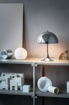 Lampa stołowa Panthella Mini chromowana Louis Poulsen