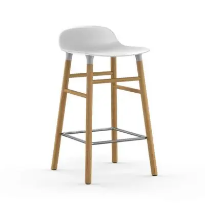 Krzesło Barowe Form Dębowa Podstawa Białe Normann Copenhagen