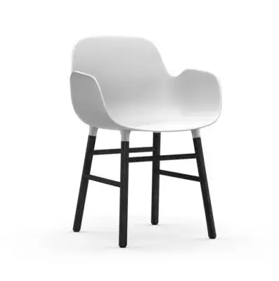 Krzesło Form Z Podłokietnikami Czarna Podstawa Białe Normann Copenhagen
