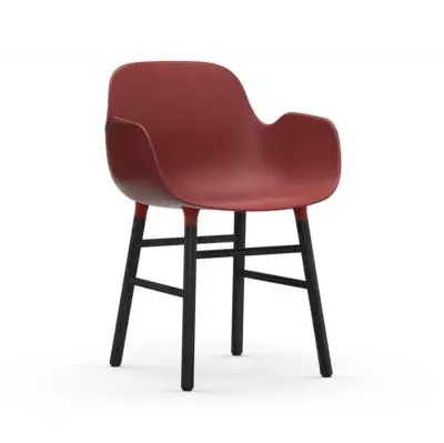 Krzesło Form Z Podłokietnikami Czarna Podstawa Czerwone Normann Copenhagen