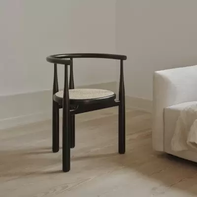 Krzesło Bukowski czarny buk siedzisko wiklinowe New Works