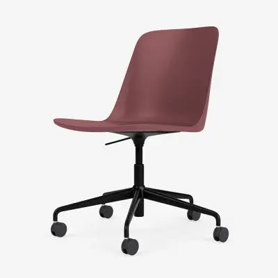Krzesło biurowe Rely HW28 kasztanowe Andtradition