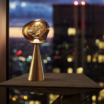 Lampa bezprzewodowa Melt złota Tom Dixon