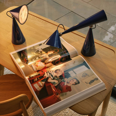 Lampa bezprzewodowa Pose Indigo Tom Dixon
