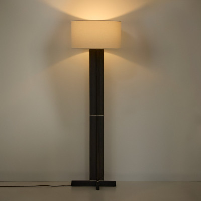 Lampa podłogowa Niani drewno kauczukowe brązowe Kave home