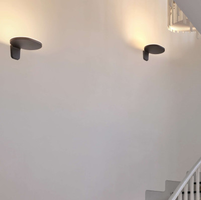 Lampa ścienna Oplight czarna Flos