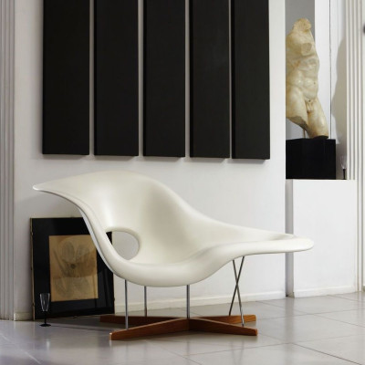 Lenoška La Chaise Eames Vitra