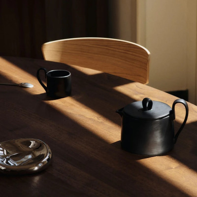 Dzbanek do herbaty Flow czarny Ferm Living