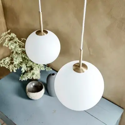 LAMPA WISZĄCA BALL GLASS 25 CM FRANDSEN