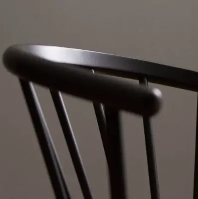 Krzesło Sleek czarne Bolia