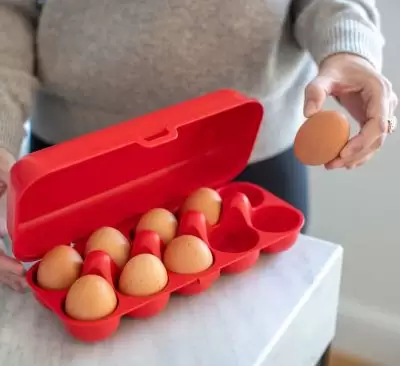 Pojemnik na jajka Eggs To Go czerwony Koziol