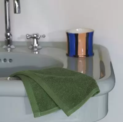 Świeca zapachowa Stripe Scented liść mięty HAY