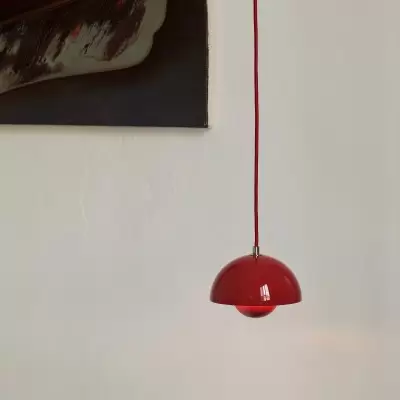 Lampa wisząca Flowerpot VP10 czerwona Andtradition