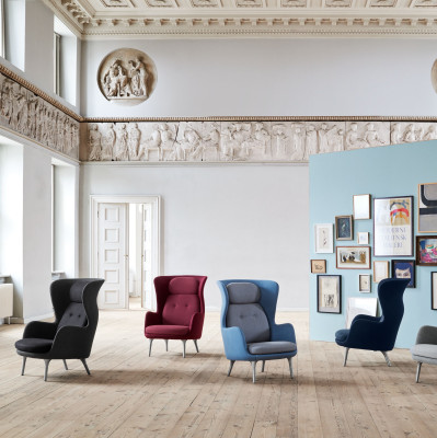 Fotel RO JH2 tkaninaCapture Grey + Capture Pink Sand Fritz Hansen