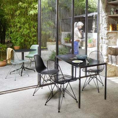 Krzesło Eames Plastic Side Chair RE DSR czarne Vitra