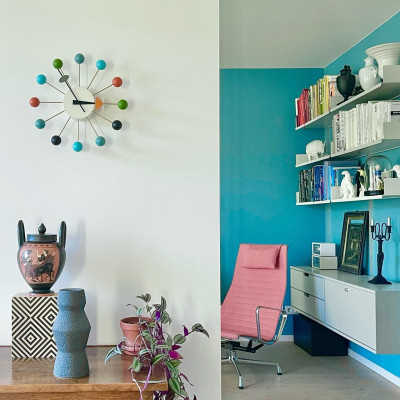 Fotel Aluminium EA 124 tkanina Track Mint-Cream - podstawa czarna Vitra