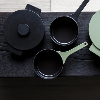 Povrchový litinový hrnec 5,5 l černý Serax