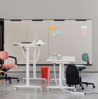 Krzesło biurowe Rookie tkanina Tress pale rose - podstawa jasnoszara Vitra