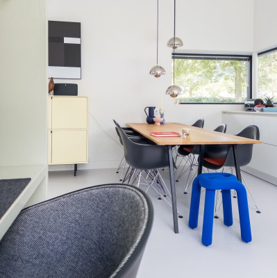 Krzesło Eames Plastic Chairs RE DAR czarne - chromowana podstawa Vitra