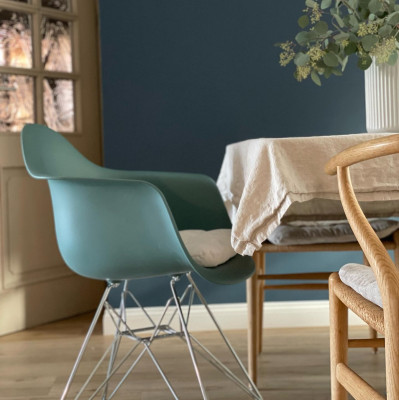 Krzesło Eames Plastic Chairs RE DAR ciemnoszare - chromowana podstawa Vitra