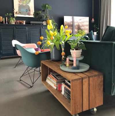 Eames Plastic Armchair LAR blue - chrome base Vitra