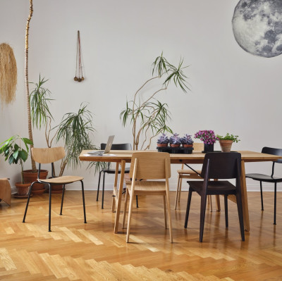 Krzesło Moca naturalny dąb - podstawa grafitowa Vitra