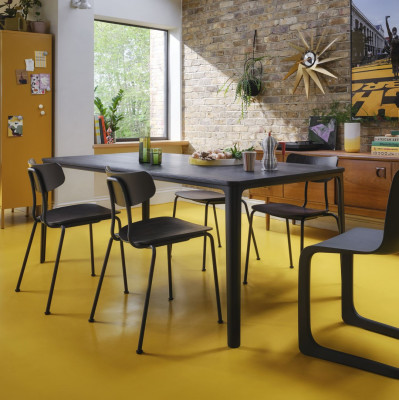 Krzesło Moca przydymiony dąb - podstawa grafitowa Vitra