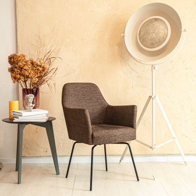 Liva swivel chair with Furninova metal legs