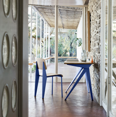 Krzesło Standard naturalny dąb - podstawa niebieska Vitra