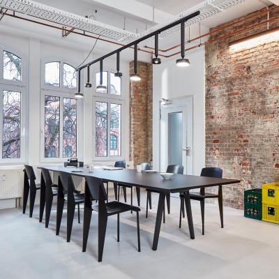 Krzesło Standard SP czarne siedzisko - podstawa czarna Vitra