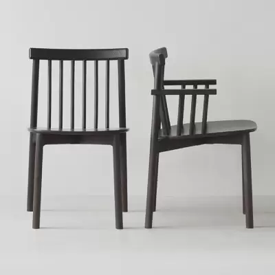 Krzesło Pind z podłokietnikiem brązowe Normann Copenhagen