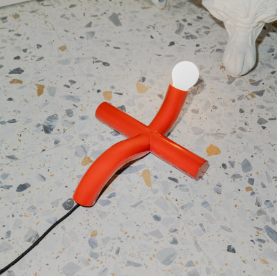 Lampa stołowa La Due czerwona Valerie Object