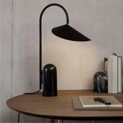 LAMPA STOŁOWA ARUM CZARNA FERM LIVING