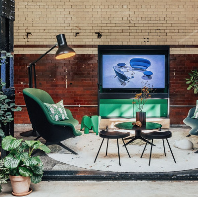 Taburet N 307 tmavý dub Vitra