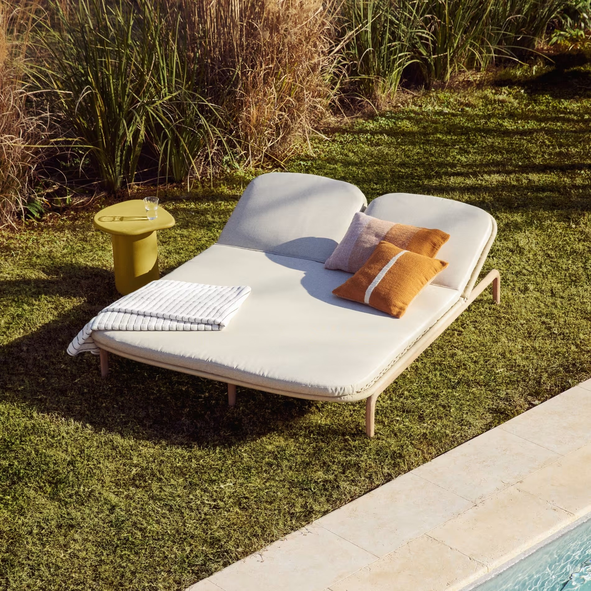 Podwójny Leżak Ogrodowy Alipa Ecru Kave Home